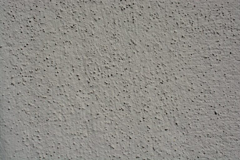 Middleburg stucco repair: Repairing stucco cracks on the interior